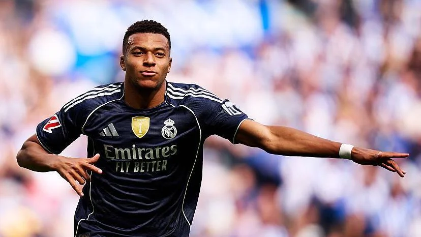 img of Real Madrid resiste con 10 y se impone 2-1 ante la Real Sociedad en Anoeta